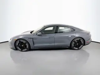 2026 Porsche Taycan GTS - Photo 13