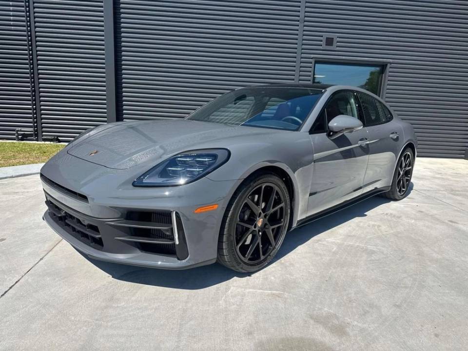2026 Porsche Panamera Base