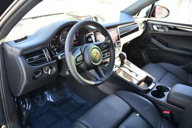 2026 Porsche Macan S - Photo 30