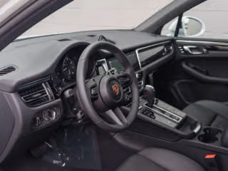 2026 Porsche Macan Base - Photo 25