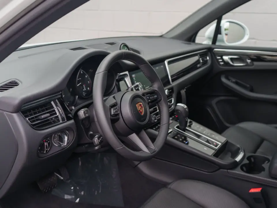 2026 Porsche Macan Base - Photo 31