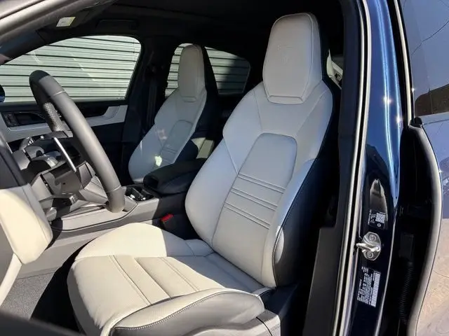 2026 Porsche Cayenne Coup E-Hybrid - Photo 40