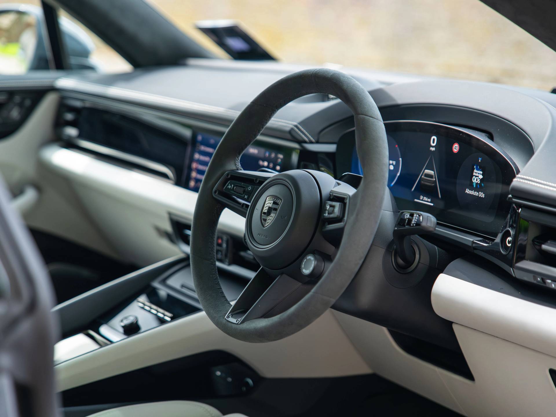 Macan Turbo, photo 43 of 43