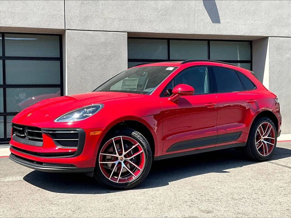 2026 Porsche Macan Base
