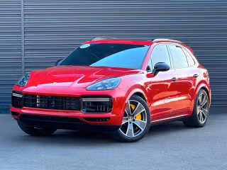 2023 Porsche Cayenne Turbo S E-Hybrid's photo