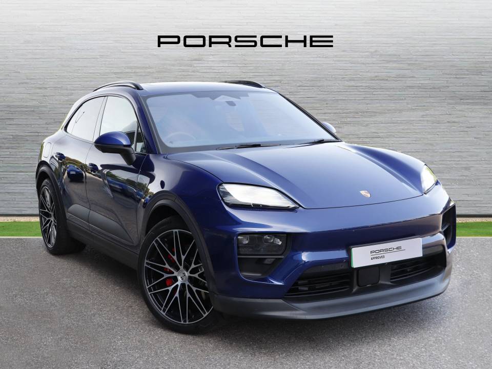 PORSCHE MACAN
