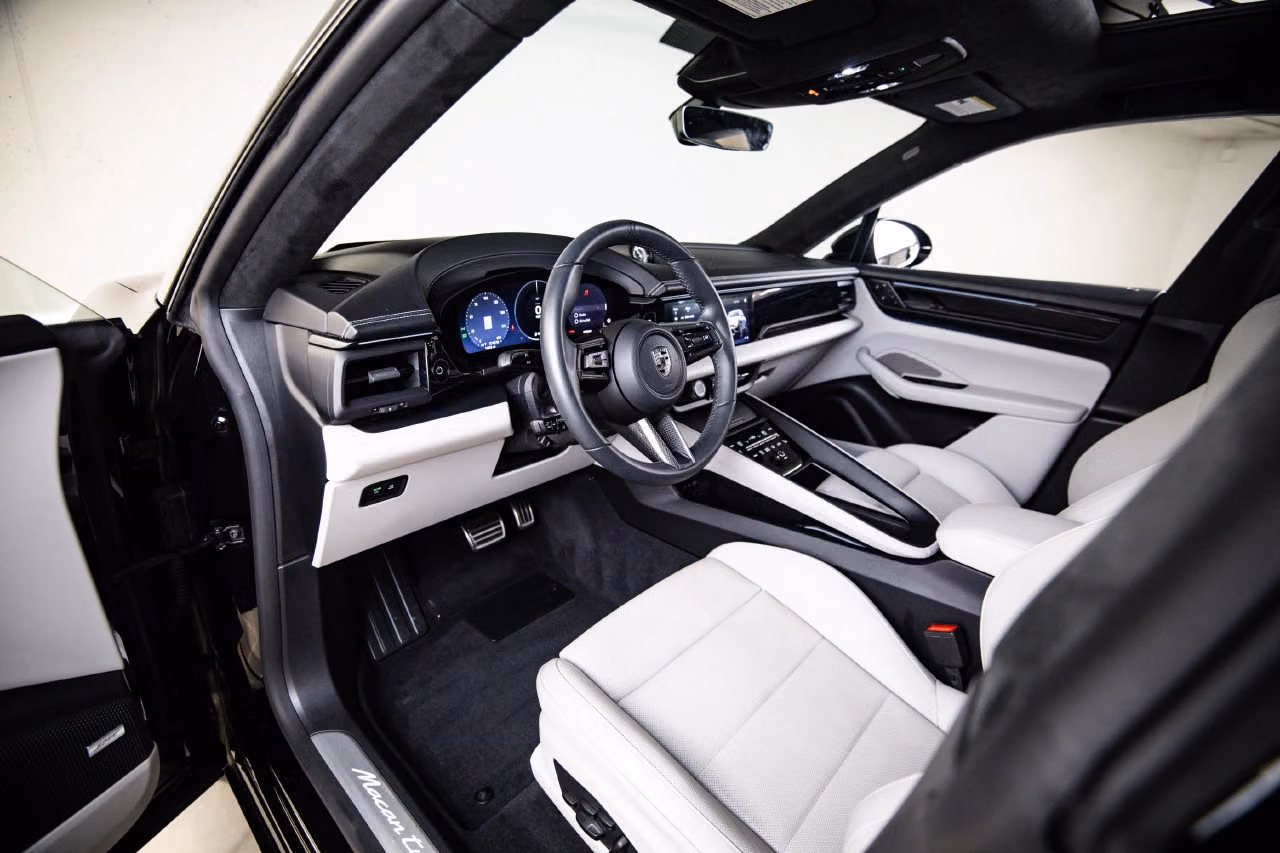2024 Porsche Macan Turbo, photo 28