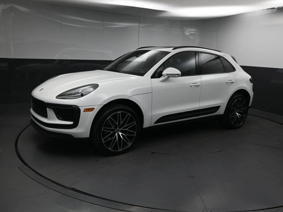 2026 Porsche Macan Base