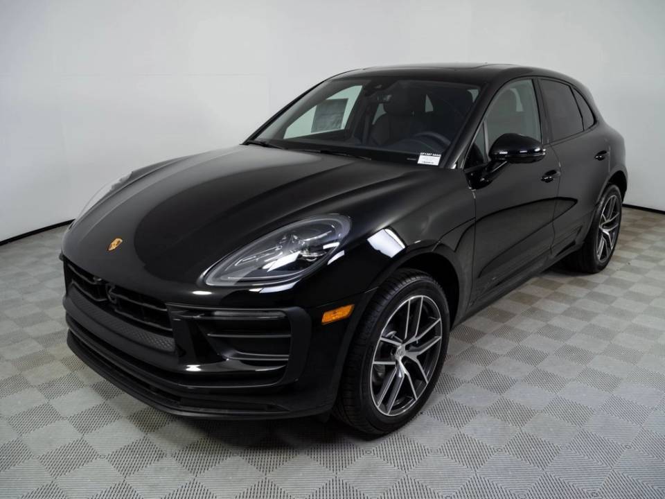 2026 Porsche Macan Base