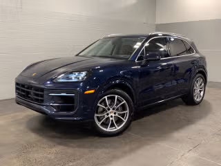 2025 Porsche Cayenne -'s photo