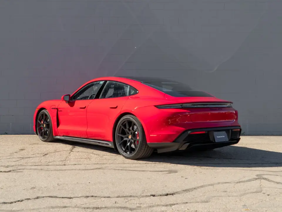 2026 Porsche Taycan GTS - Photo 23
