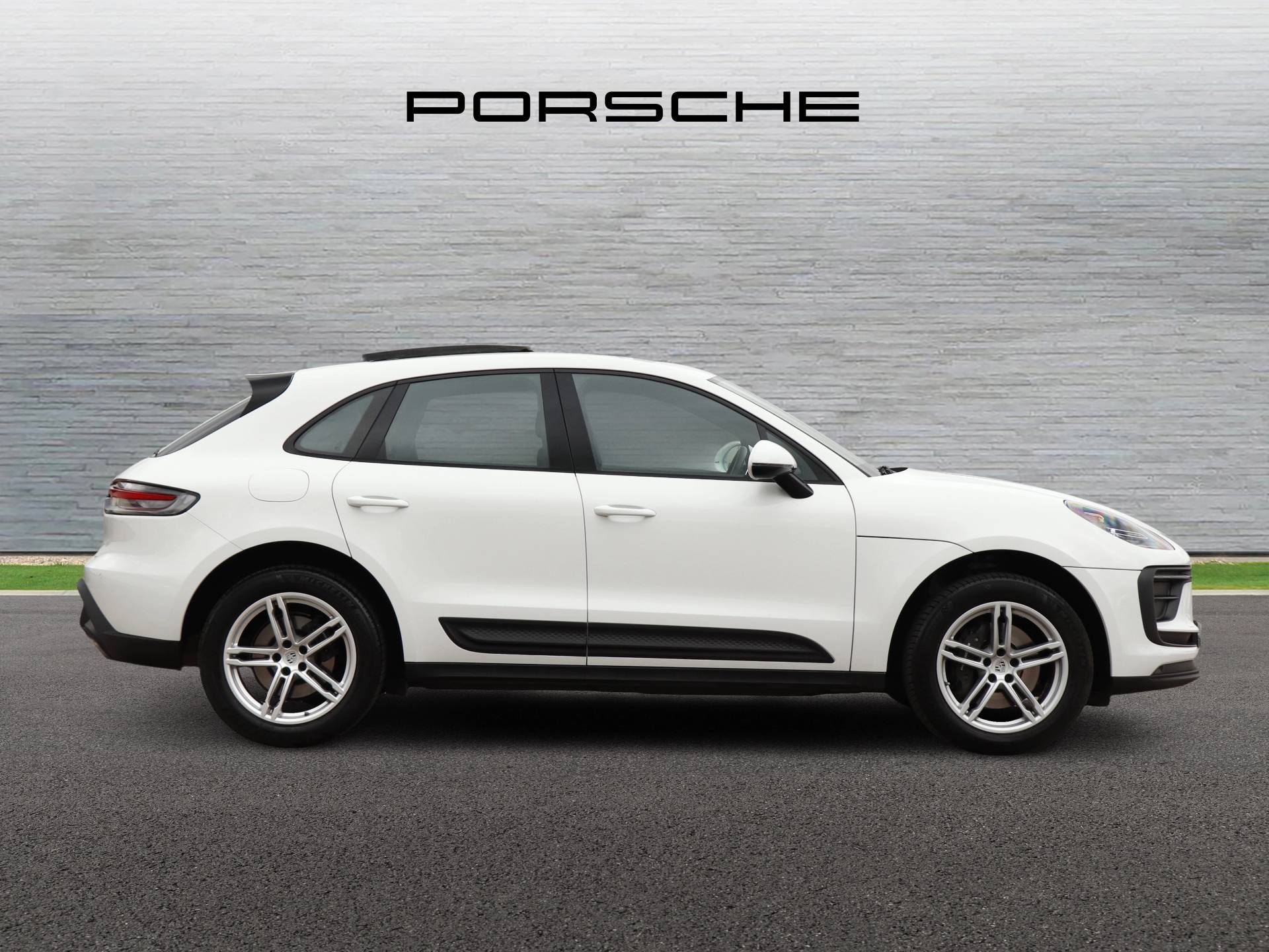 Macan, photo 2 of 36