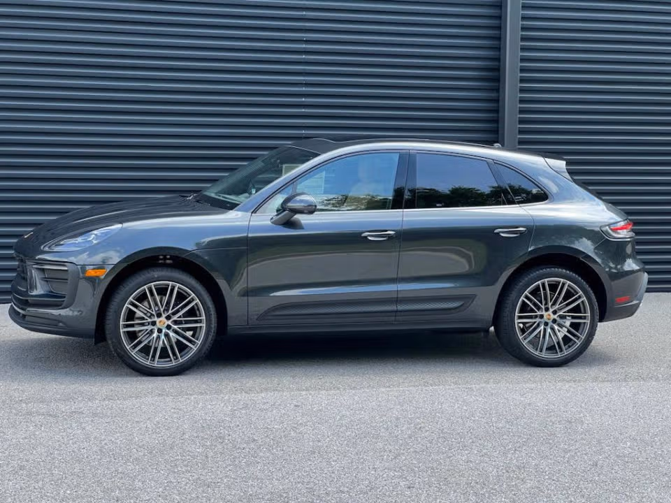 2025 Porsche Macan Base - Photo 11