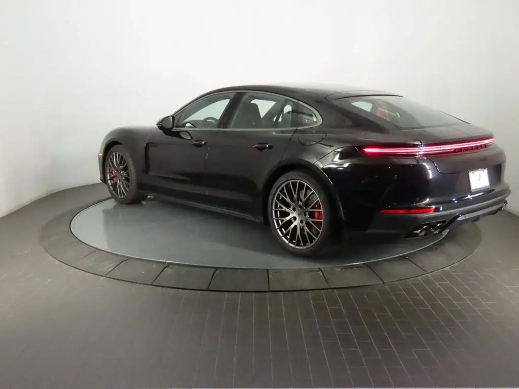 2026 Porsche Panamera Turbo E-Hybrid - Photo 24