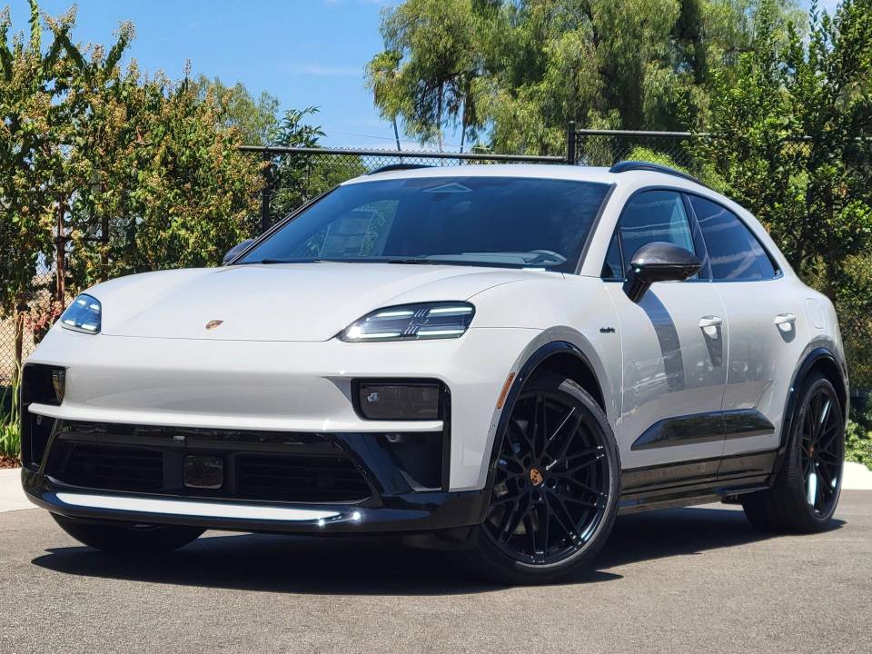 2026 Porsche Macan