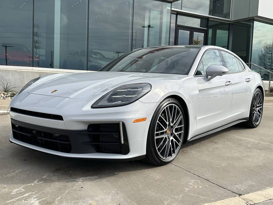 2026 Porsche Panamera Base