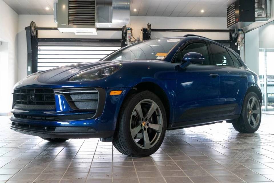 2026 Porsche Macan Base