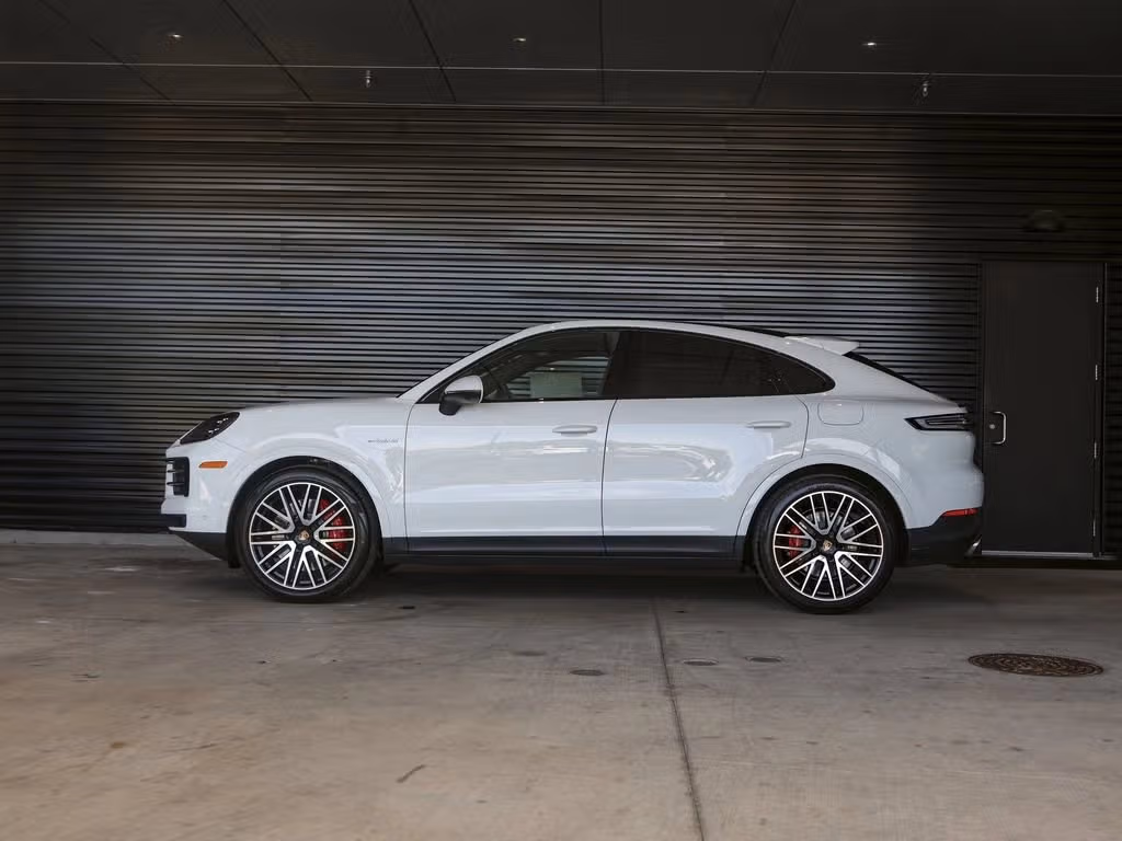 2026 Porsche Cayenne Coup S E-Hybrid - Photo 12