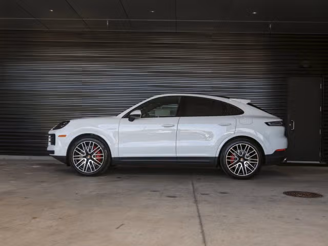 2026 Porsche Cayenne Coup S E-Hybrid - Photo 10