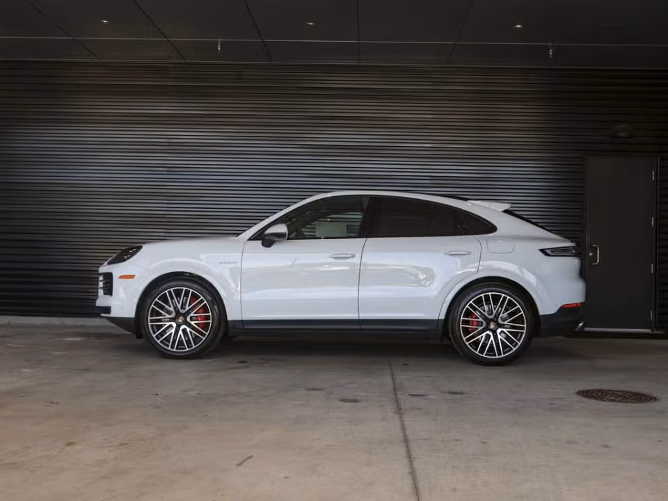 2026 Porsche Cayenne Coup S E-Hybrid - Photo 11