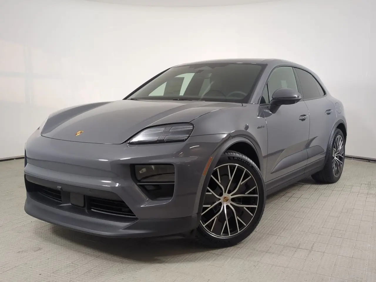 2026 Porsche Macan Base - Photo 8