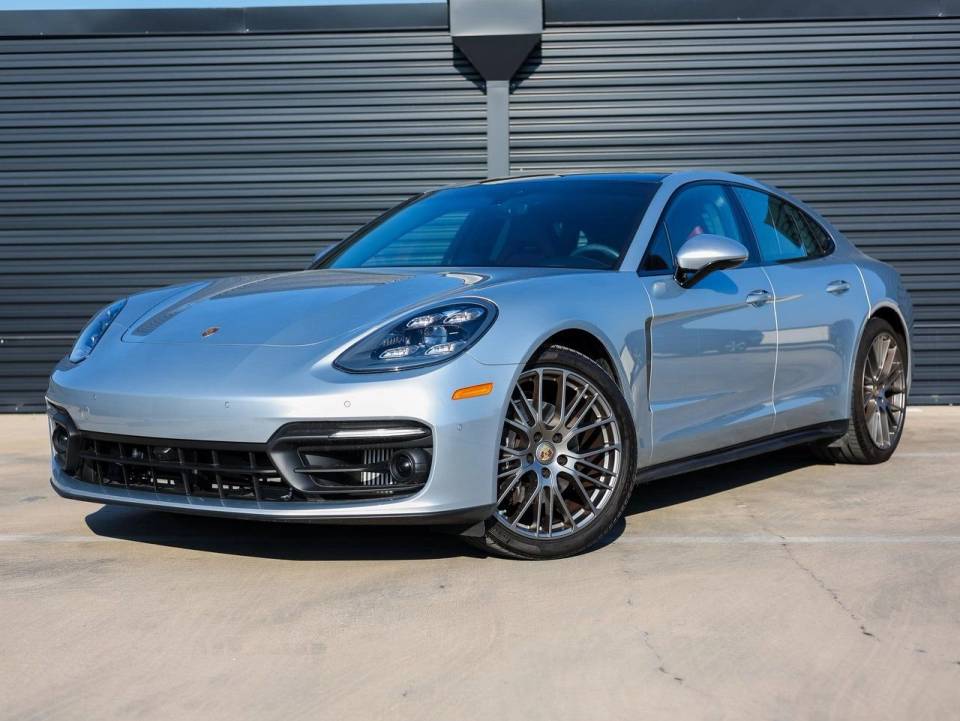 2023 Porsche Panamera Platinum Edition