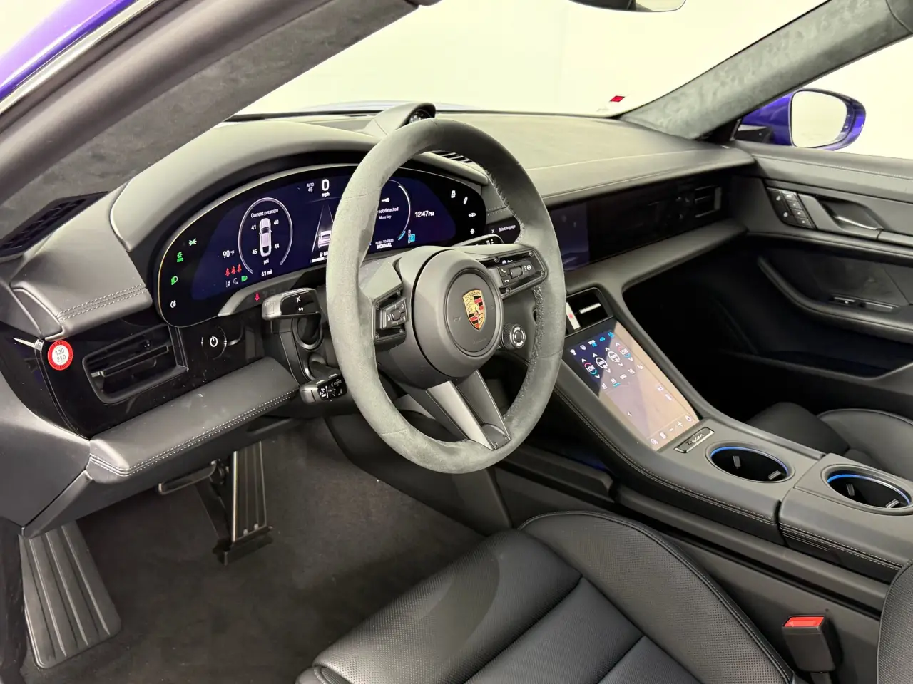 2026 Porsche Taycan GTS - Photo 32