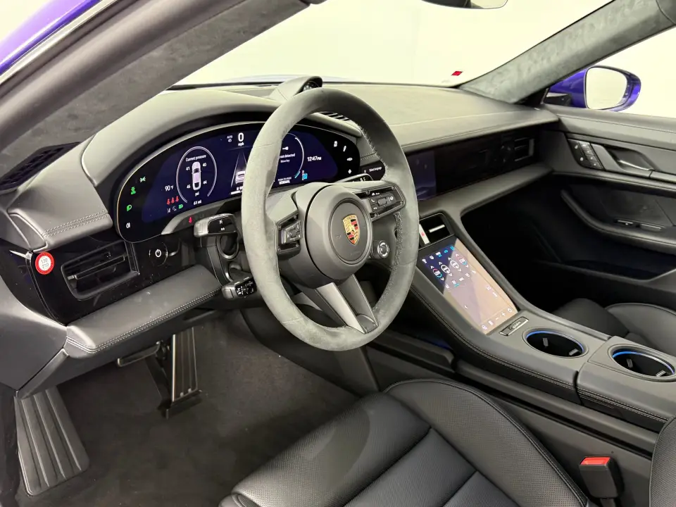 2026 Porsche Taycan GTS - Photo 31