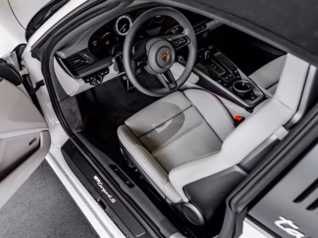 2024 Porsche 911 GTS - Photo 28
