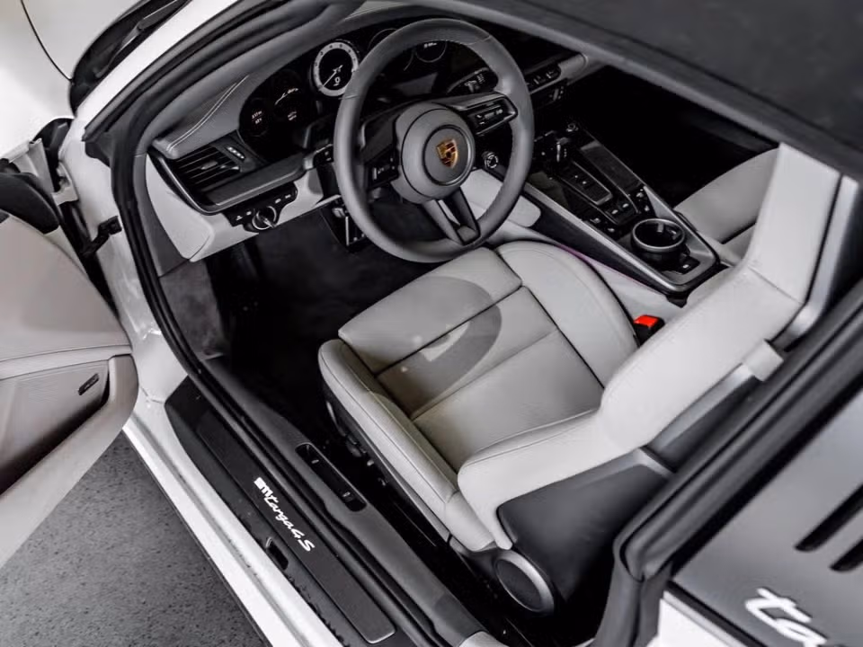 2024 Porsche 911 GTS - Photo 27