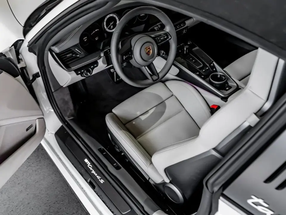 2024 Porsche 911 GTS - Photo 31
