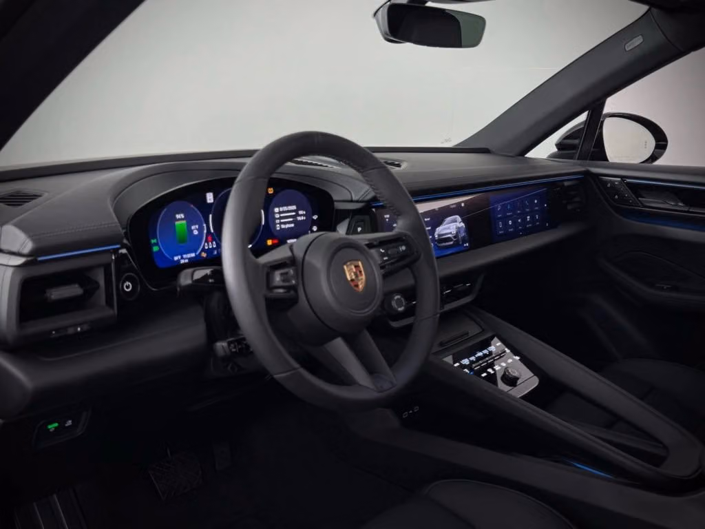 2025 Porsche Macan Base - Photo 28