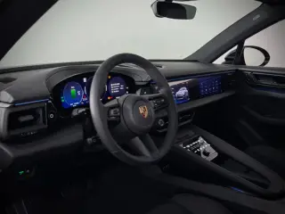 2025 Porsche Macan Base - Photo 29