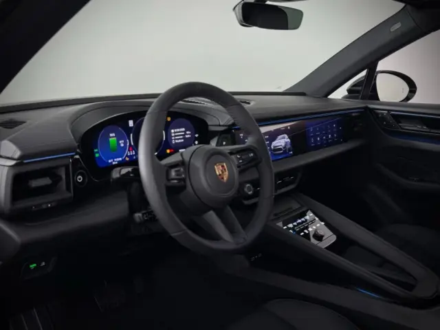 2025 Porsche Macan Base - Photo 30