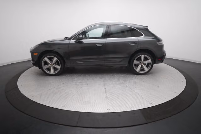 2026 Porsche Macan T - Photo 10