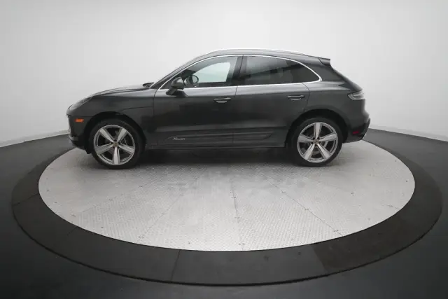 2026 Porsche Macan T - Photo 14