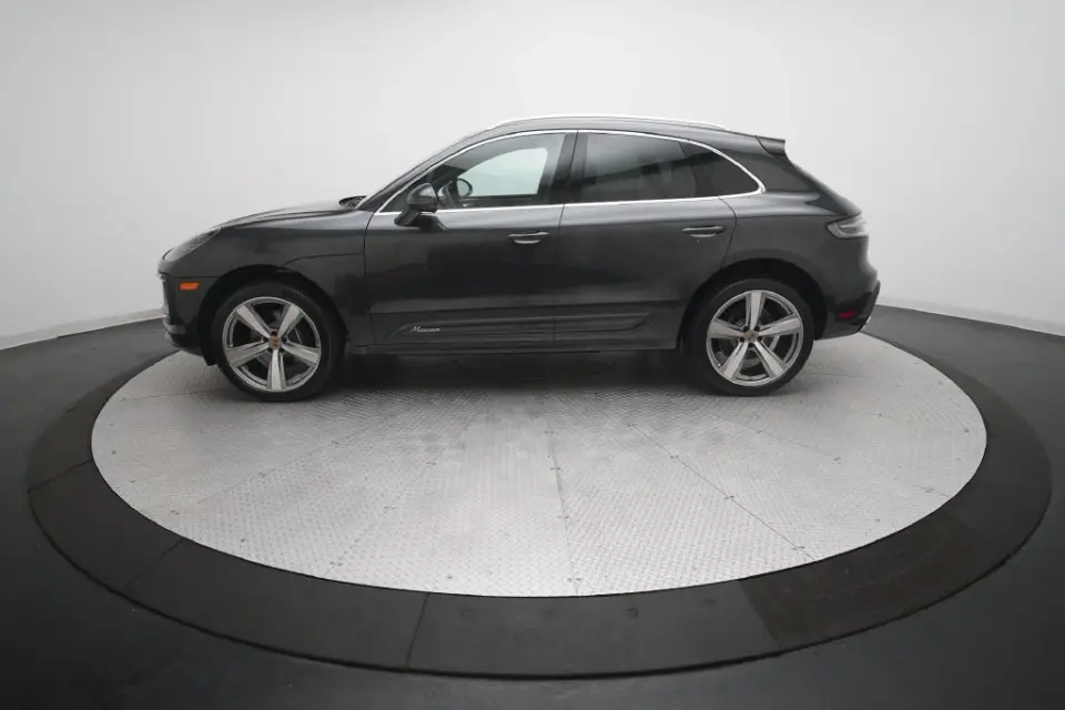 2026 Porsche Macan T - Photo 15