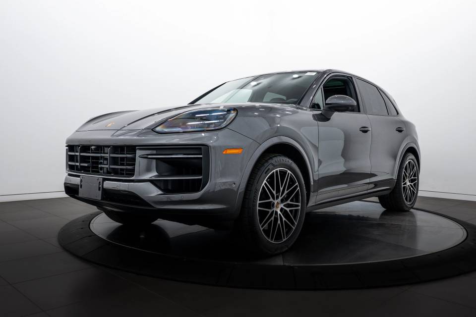 2025 Porsche Cayenne Base