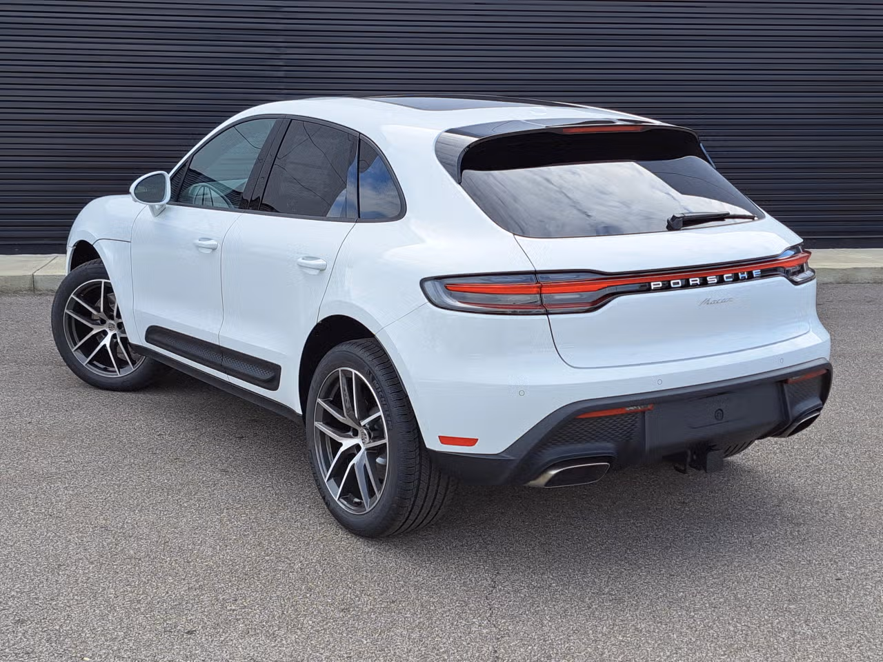 2026 Porsche Macan Base - Photo 36