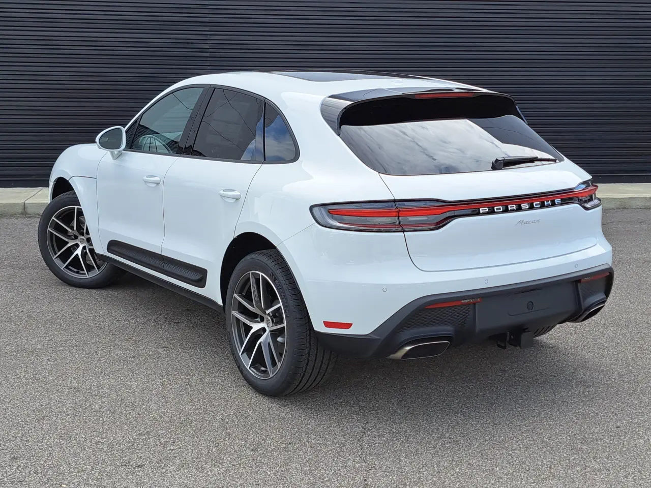 2026 Porsche Macan Base - Photo 40