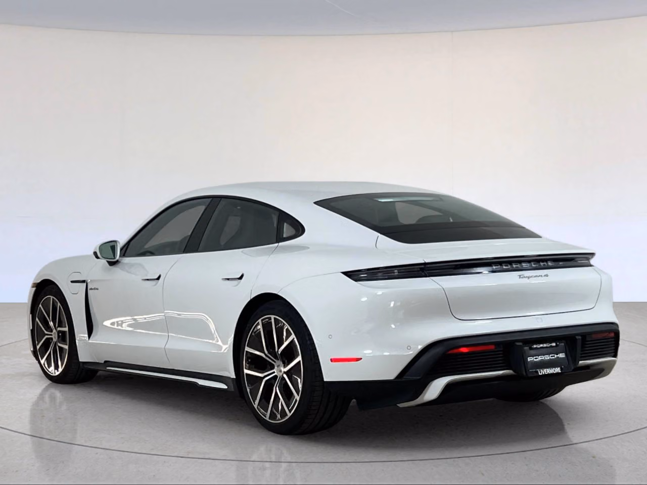 2026 Porsche Taycan Base - Photo 20