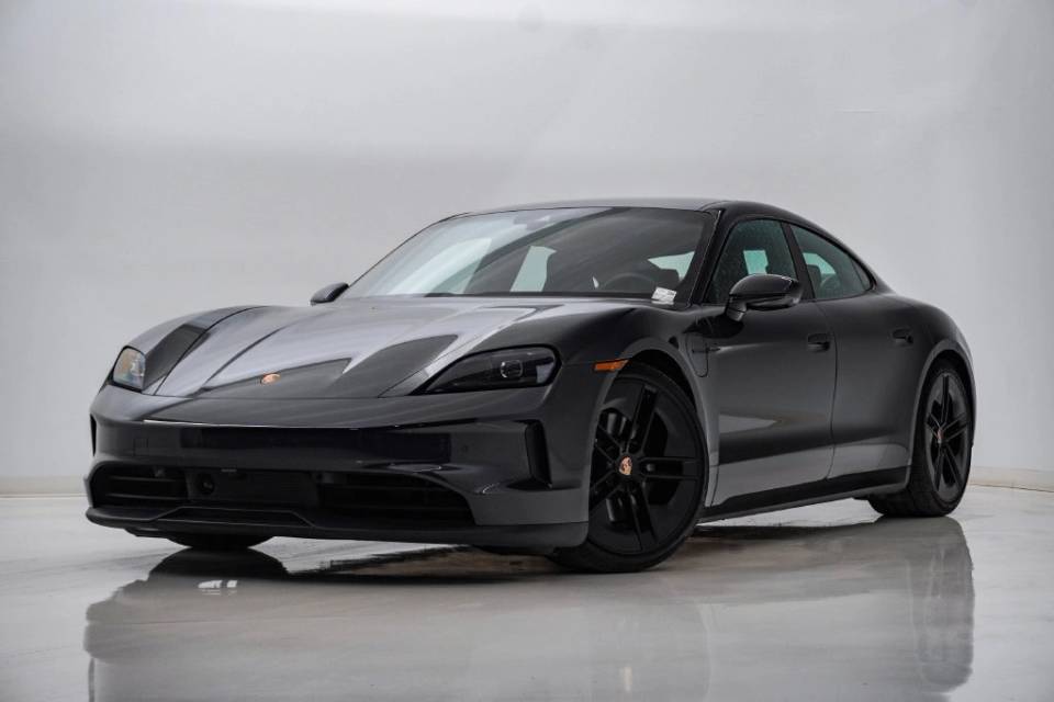 2025 Porsche Taycan 4