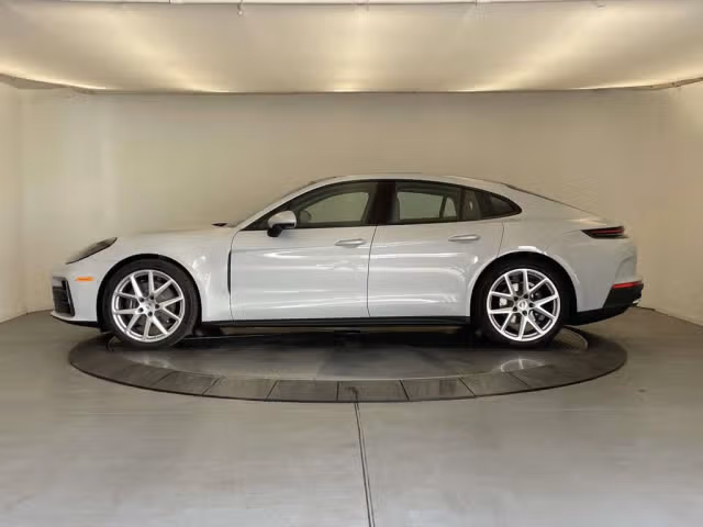 2026 Porsche Panamera Base - Photo 10