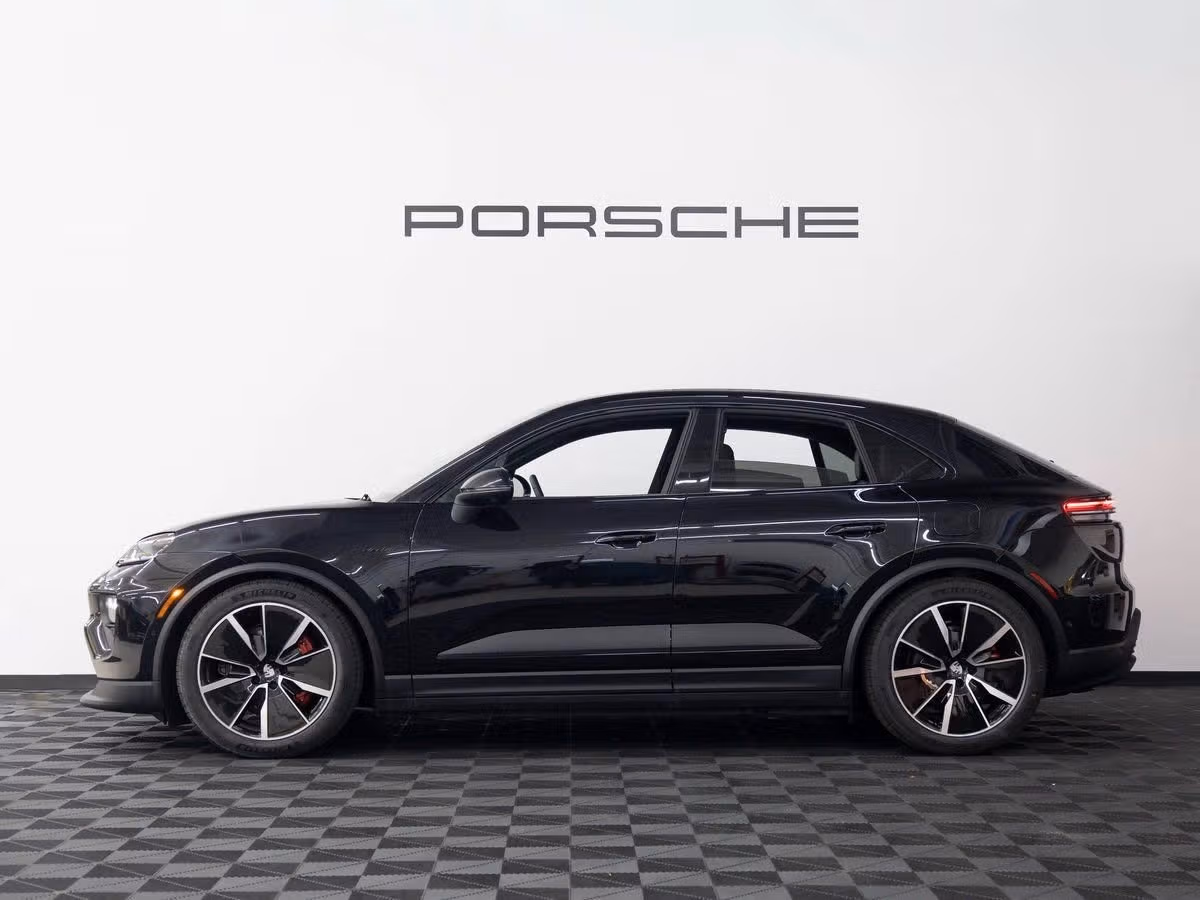2026 Porsche Macan Base - Photo 12