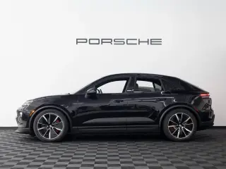 2026 Porsche Macan Base - Photo 13