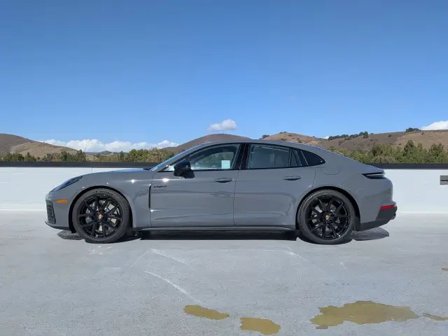 2026 Porsche Panamera 4 E-Hybrid - Photo 14