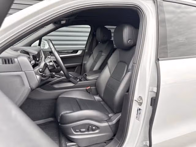 2024 Porsche Cayenne Base - Photo 35