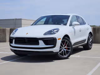 2023 Porsche Macan S's photo