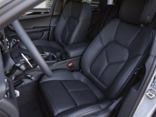 2025 Porsche Macan Base - Photo 34