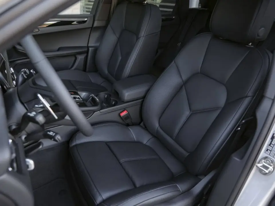 2025 Porsche Macan Base - Photo 39